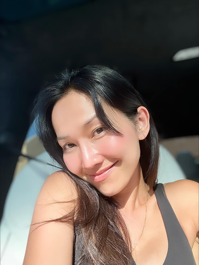 Hiện tại, Kim Hiền cảm thấy hài lòng với cuộc sống cũng như những quyết định đã chọn lựa trong quá khứ.