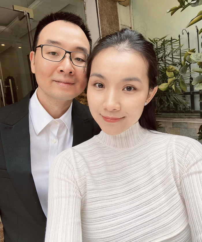 Hoa hậu Thùy Lâm được khen trẻ đẹp dù đã là mẹ hai con.