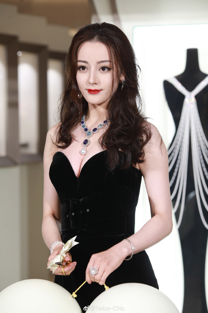 Cnet thích nhan sắc của Địch Lệ Nhiệt Ba hay Cổ Lực Na Trát hơn? Ảnh 1