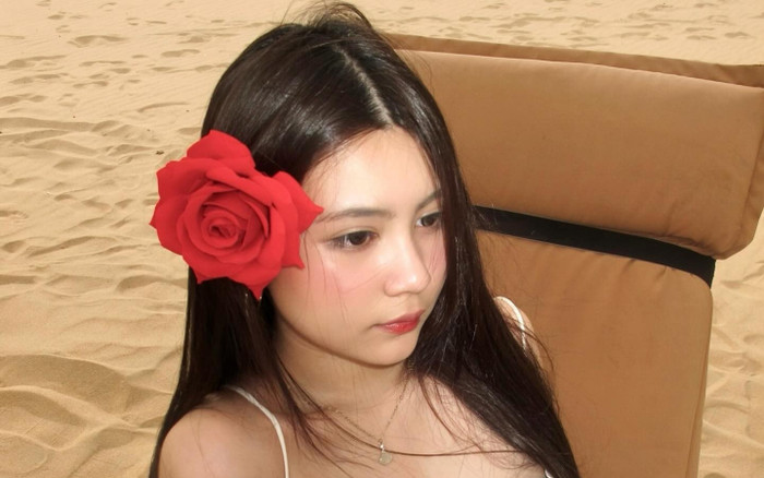 Con gái 16 tuổi của Quyền Linh chăm mặc hở Ảnh 2