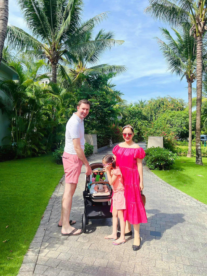 Tổ ấm nhỏ hạnh phúc của Lan Phương và chồng Tây.