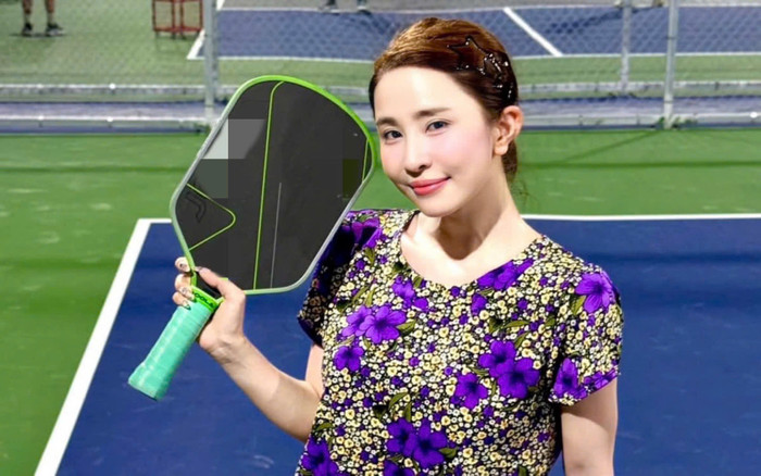 Quỳnh Nga khéo khoe làn da trắng sáng. Ảnh: FBNV