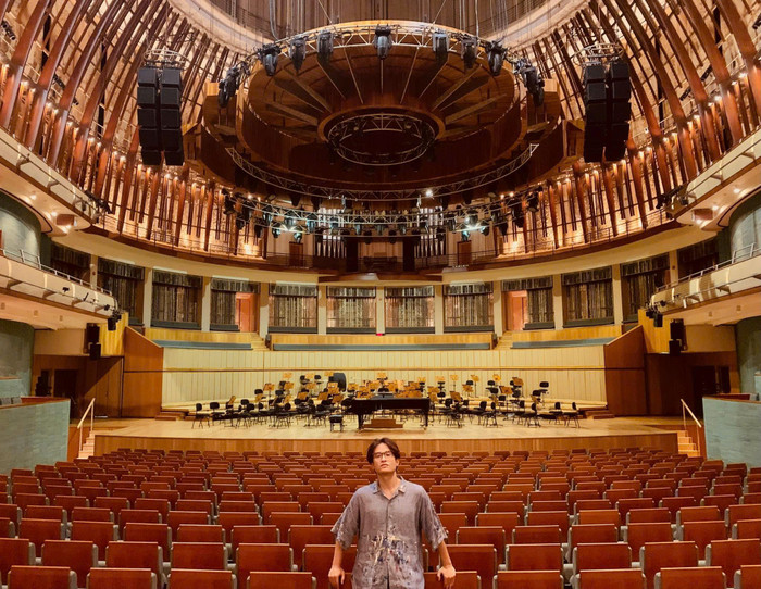 Hà Anh Tuấn chăm chỉ làm liveshow phục vụ khán giả.