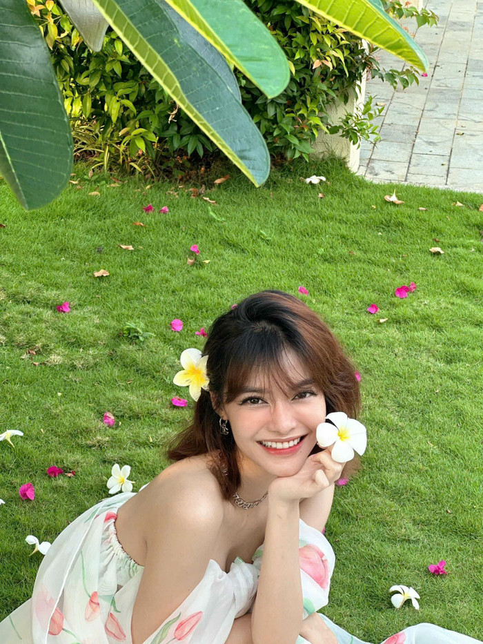 Nhan sắc nàng Á hậu ngày càng thăng hạng.