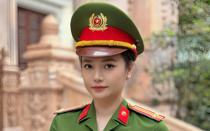 NSƯT Kiều Anh hé lộ tạo hình công an đẹp đỉnh, phản ứng của 'ông xã' kém tuổi gây bão Ảnh 2