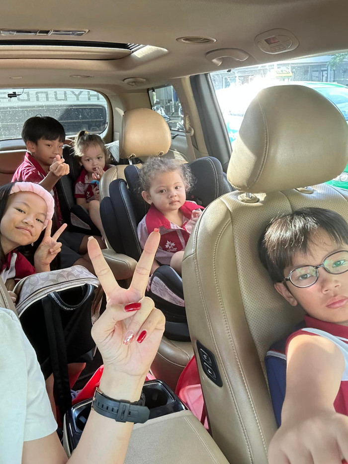 Á hậu rời showbiz làm mẹ đơn thân, bán khô nuôi 5 con học trường quốc tế Ảnh 2