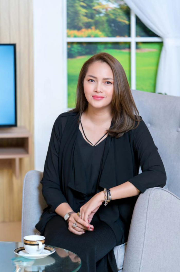 Trải qua nhiều mối tình không thành, Á hậu Diễm Châu cho biết chưa có ý định kết hôn. Cô cho biết bản thân quá mạnh mẽ và cầu toàn, muốn tự mình làm mọi thứ. Bên cạnh đó, cô chưa sẵn sàng để sống chung, chịu trách nhiệm với một ai đó.