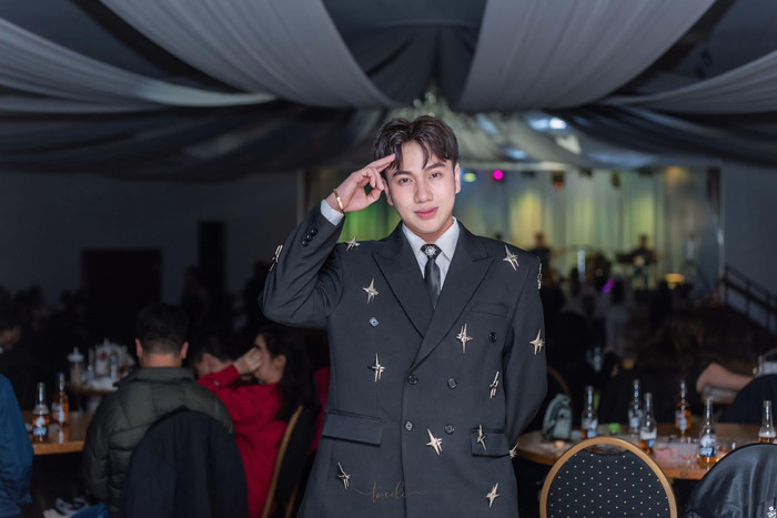 Nam ca sĩ nhận nhiều sự đón nhận của khán giả hải ngoại thời gian qua.