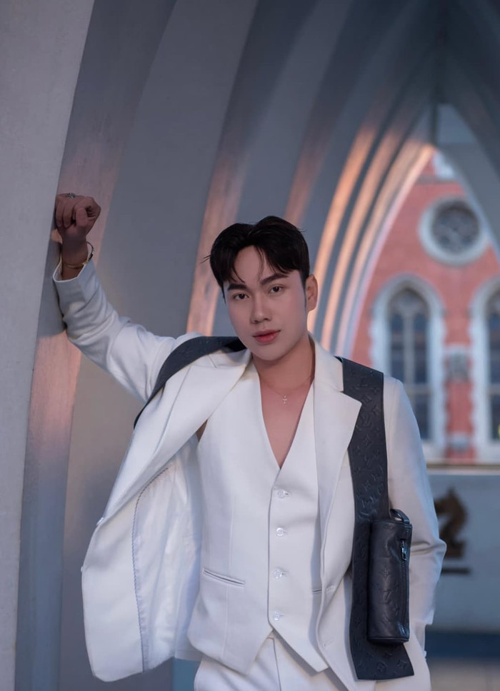 Suốt 3 tháng chuẩn bị, nam ca sĩ gặp không ít khó khăn.