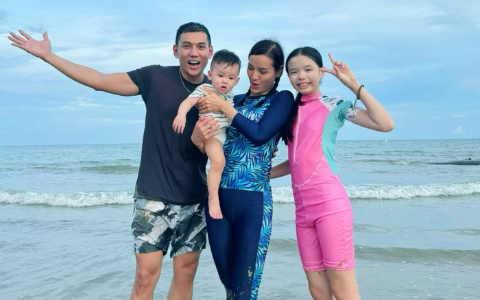 Phương Trinh Jolie thoải mái khoe dáng khi mang bầu. Ảnh: FBNV