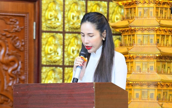 Thuỷ Tiên lộ rõ vóc dáng gầy gò trong lần hiếm hoi xuất hiện ở chốn đông người Ảnh 2