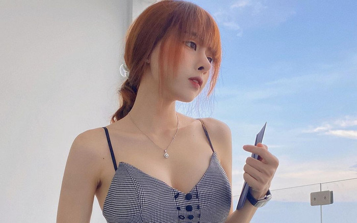 Bạn gái Văn Thanh chăm 'chơi' đồ hiệu hàng trăm triệu đồng Ảnh 2