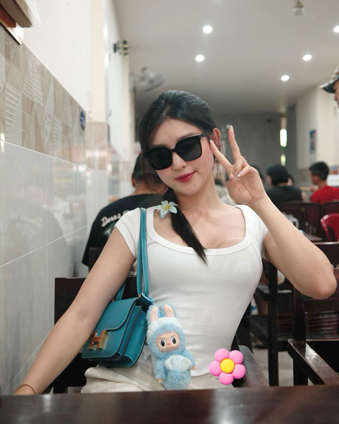 Á hậu Huyền My sẵn sàng thức đêm để 'săn lùng' Labubu bản giới hạn. Ảnh IGNV