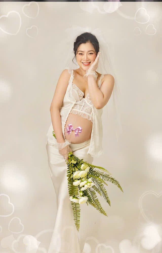 Thanh Trúc thoải mái chia sẻ về hành trình làm mẹ.