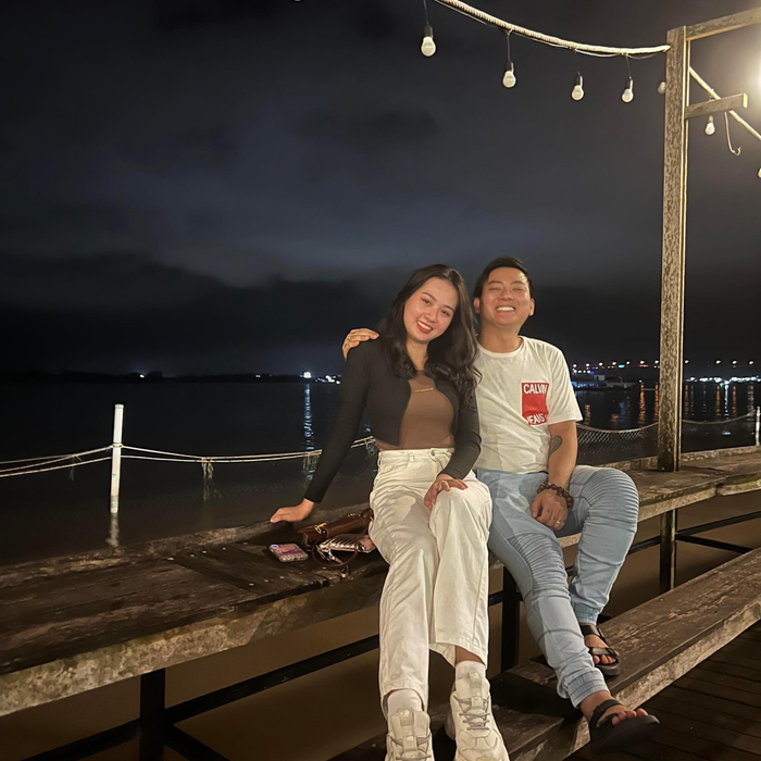 Hoài Lâm và bạn gái mới kém 8 tuổi.