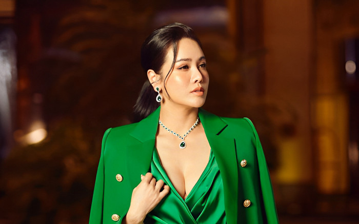 Nhật Kim Anh diện đồ o ép vòng 1, khoe vẻ đẹp căng tràn ở tuổi U40 Ảnh 2