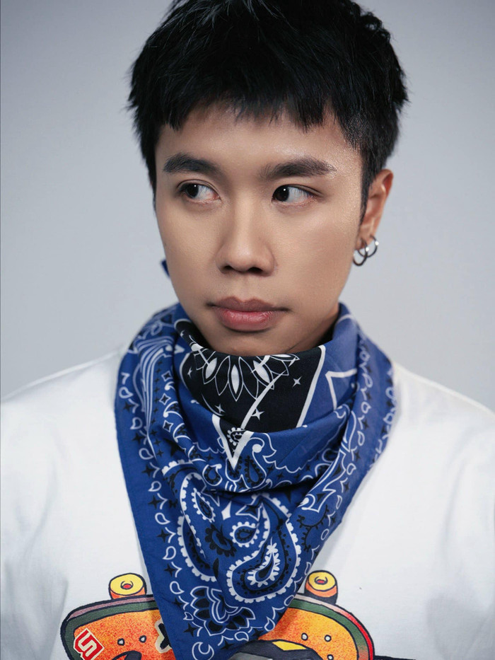 Long Vũ 'Nhím' khoe body săn chắc, fangirl lũ lượt vào nhận chồng Ảnh 4