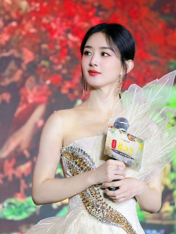 Năm vừa qua cô lại bỏ túi thêm bộ phim bạo.