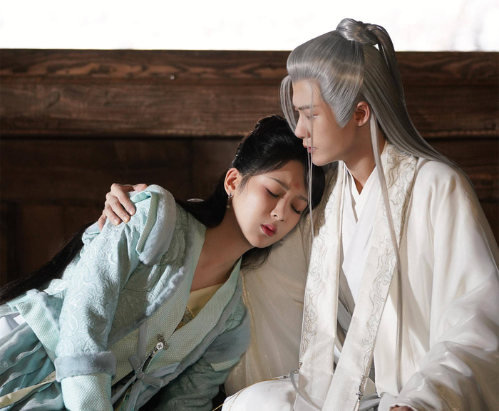 Ngoài ý kiến nghi ngờ Dương Tử và Đàn Kiện Thứ có xích mích, không ít người lại cho rằng việc mỹ nam họ Đàn không trả lời bài viết của Dương Tử là quyết định chính xác. 