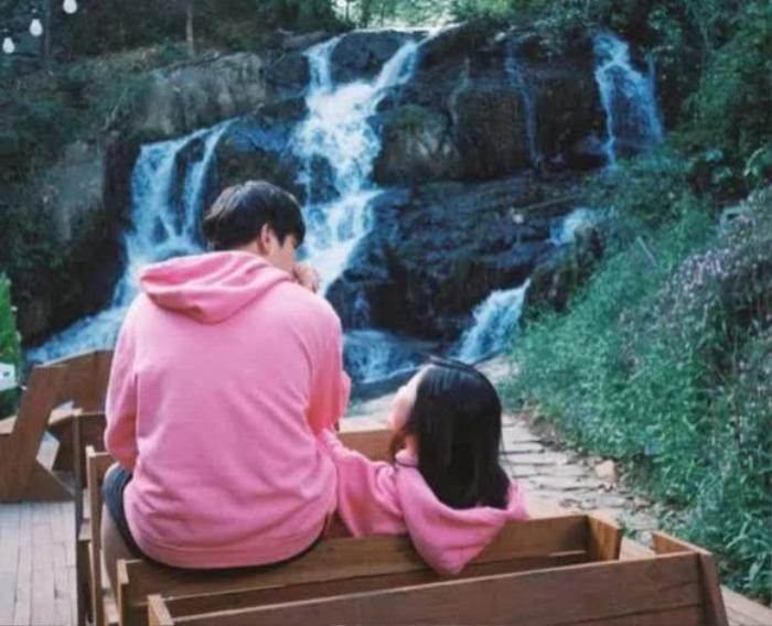 Uyển Ân và Mạnh Quỳnh từng lộ loạt 'hint' hẹn hò, song cả hai chưa một lần lên tiếng về mối quan hệ.