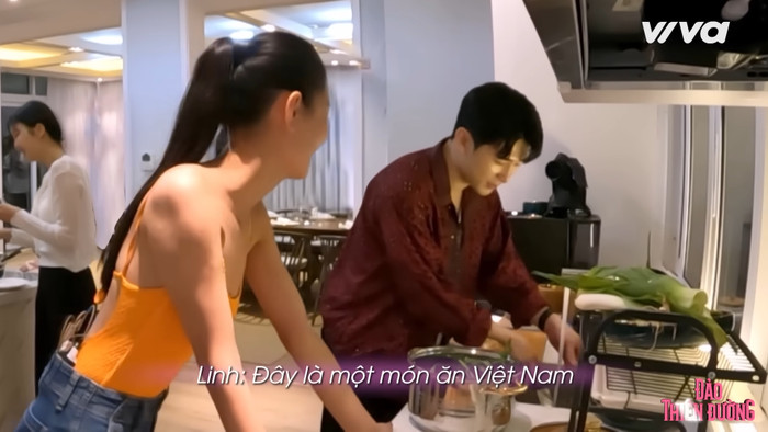 Lần hiếm hoi Minuk và Bùi Khánh Linh tương tác, trò chuyện khi sinh hoạt ở nhà chung Đảo Thiên Đường. Ảnh: Chụp màn hình