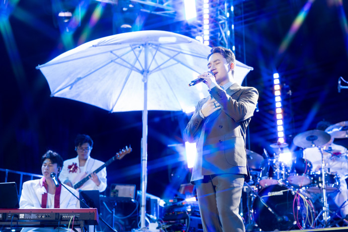 Tại Giao Lộ Thời Gian - Love In The Bay, Phan Mạnh Quỳnh có giây phút chia sẻ về gia đình.