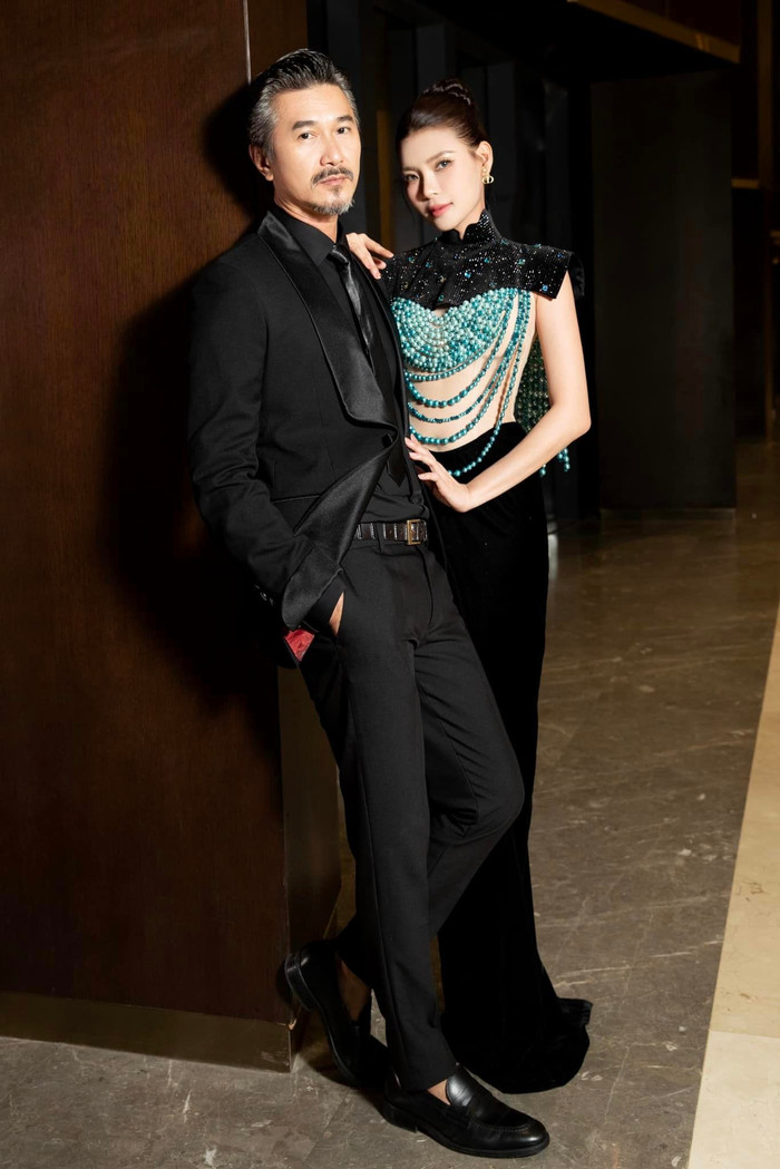 Thúy Diễm khoe nhan sắc nóng bỏng, tình tứ cạnh 'sugar daddy' Ảnh 3