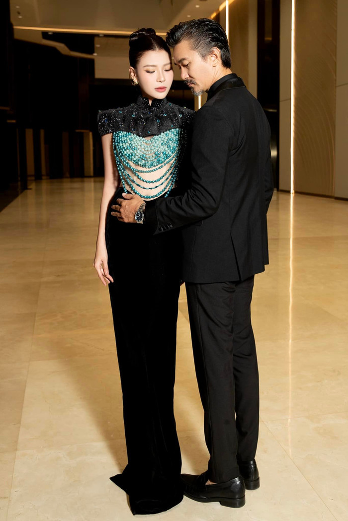 Thúy Diễm khoe nhan sắc nóng bỏng, tình tứ cạnh 'sugar daddy' Ảnh 5