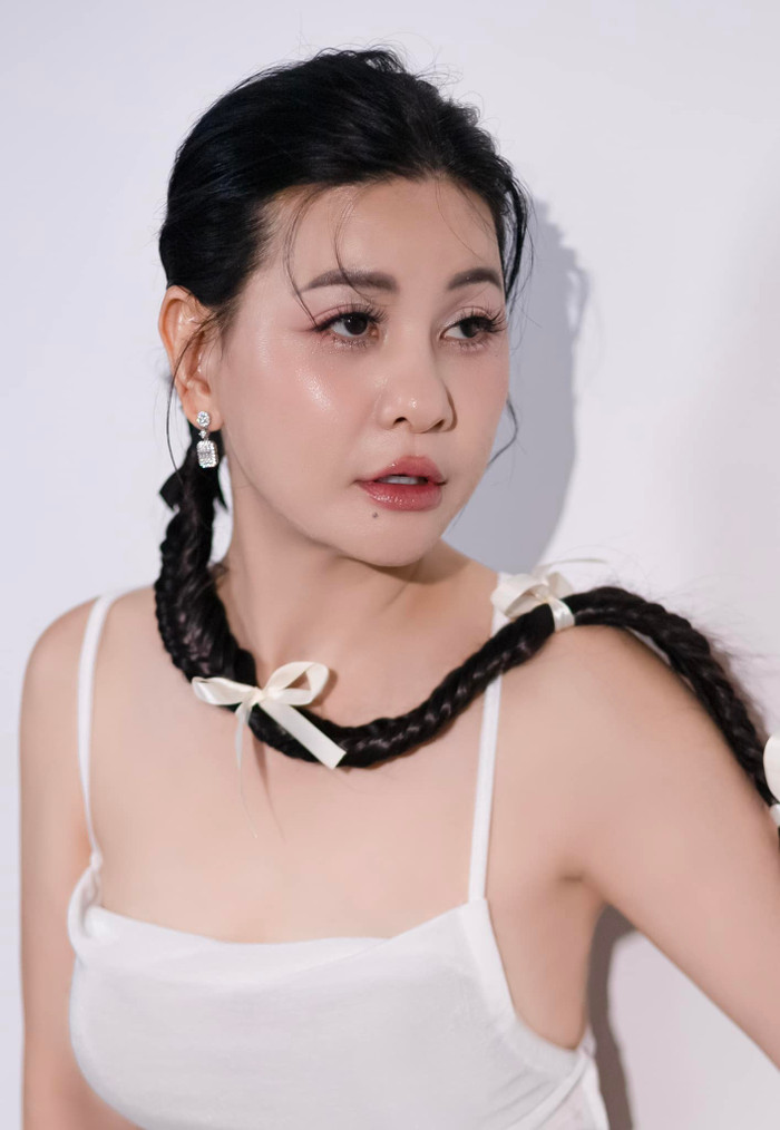 Nhan sắc xinh đẹp của Cát Phượng sau nhiều năm hoạt động nghệ thuật. 