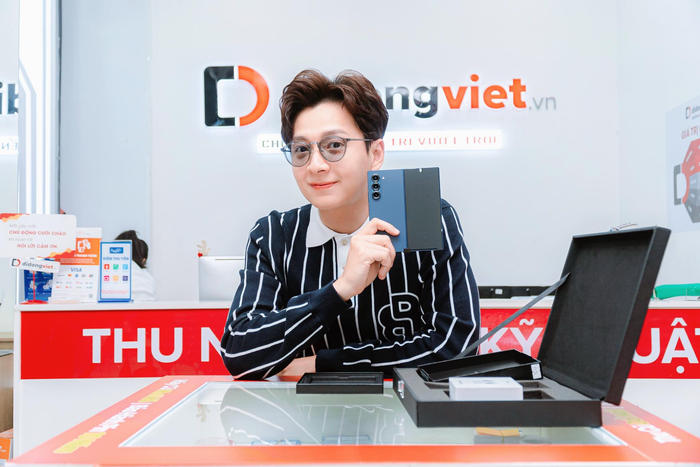 Ngô Kiến Huy khoe quà mới tậu ngay khi ra MV.