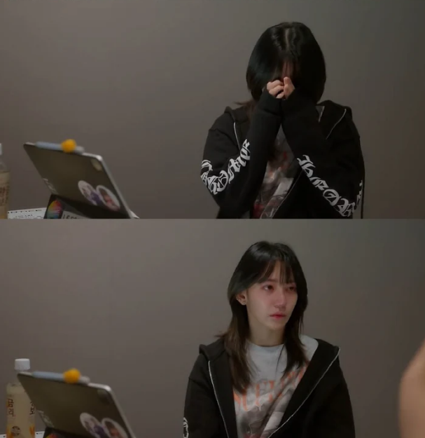 Thành viên LE SSERAFIM bị chỉ trích vì sợ hát Ảnh 1