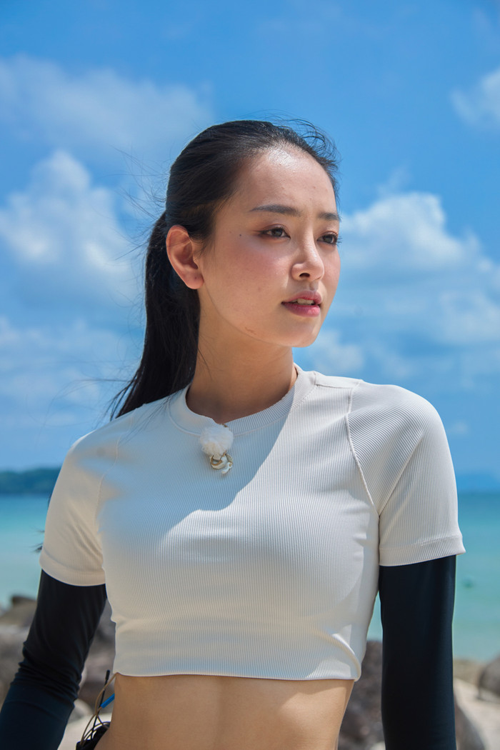 Bùi Khánh Linh tự tin khoe cá tính trong show hẹn hò.