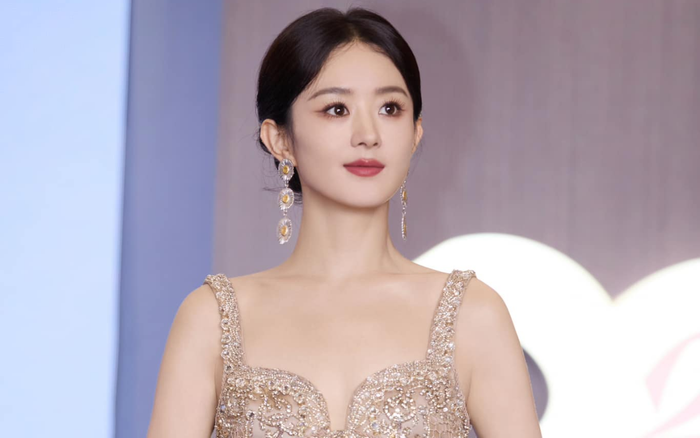 Triệu Lệ Dĩnh chăm chỉ 'chạy show' bằng việc tham gia nhiều sự kiện, nhận lời mời hợp tác từ các nhãn hàng, thương hiệu. Ảnh: Sưu tầm