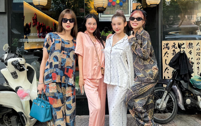 Huyền Baby tự tin khoe mặt mộc, diện đồ ngủ nhưng vẫn không bị 'dìm'. Ảnh: FBNV