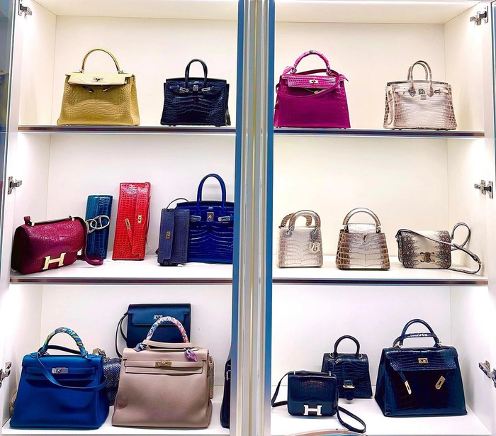 Tủ đồ hiệu Hermes đắt đỏ của Lệ Quyên. 