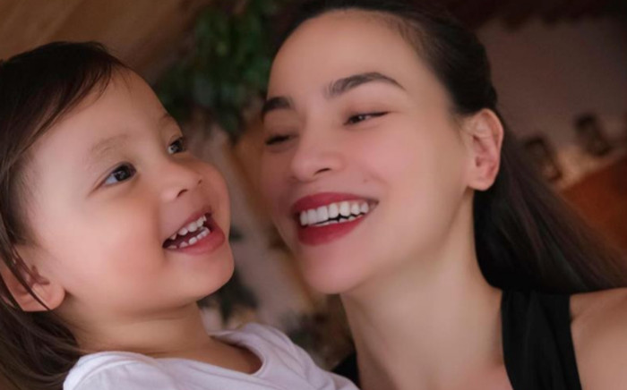 Chứng kiến con gái catwalk, Hồ Ngọc Hà nói ngay 4 từ Ảnh 2