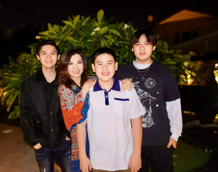 Các con nhà Trizzie Phương Trinh 'đẹp như tranh'.