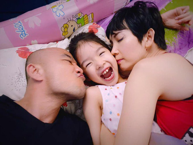 Xuân Lan cho biết, ông xã Nguyễn Ngọc Lâm yêu thương bé Thỏ không thua kém gì mình.