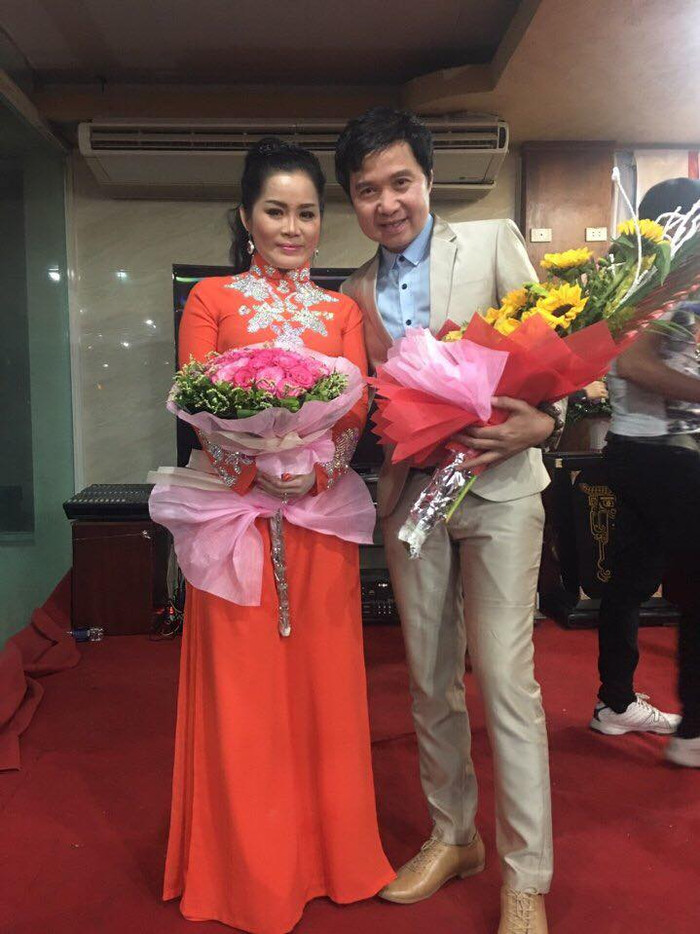 Nữ nghệ sĩ cải lương nổi tiếng một thời, nay hát hội chợ chưa đến chục người xem Ảnh 3