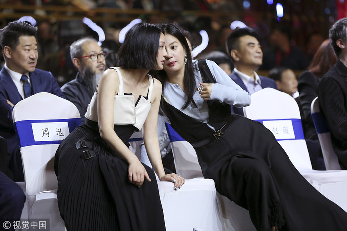 Sau nhiều năm bất hòa, cuối cùng Triệu Vy và Châu Tấn cũng đã thiết lập lại mối quan hệ.