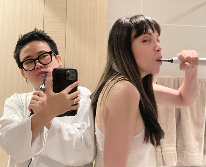 Khoảnh khắc mộc mạc tại nhà bên bạn đời được nhạc sĩ Phương Uyên chia sẻ.