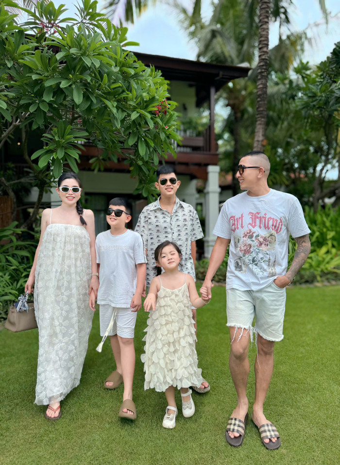 Với vợ chồng chị Nga, con cái chính là sợi dây kết nối tình cảm gia đình.