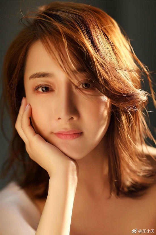 Lý Y Hiểu sở hữu nhan sắc xinh đẹp, từng được nhiều khán giả ưu ái gọi là 'Đát Kỷ đẹp nhất màn ảnh'.