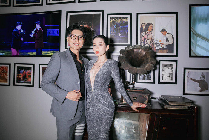 Lệ Quyên và Lâm Bảo Châu luôn ăn vận 'tone sur tone'. Ảnh: FBNV