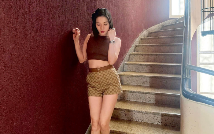 Lệ Quyên tự tin khoe nhan sắc xinh đẹp, sự sang chảnh qua từng tấm hình. Ảnh: FBNV