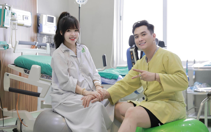Anh Tuấn 'Phố Trong Làng' đưa vợ 10x đi đẻ, cuối thai kỳ bà bầu vẫn khoe gò bồng đảo căng tràn Ảnh 2
