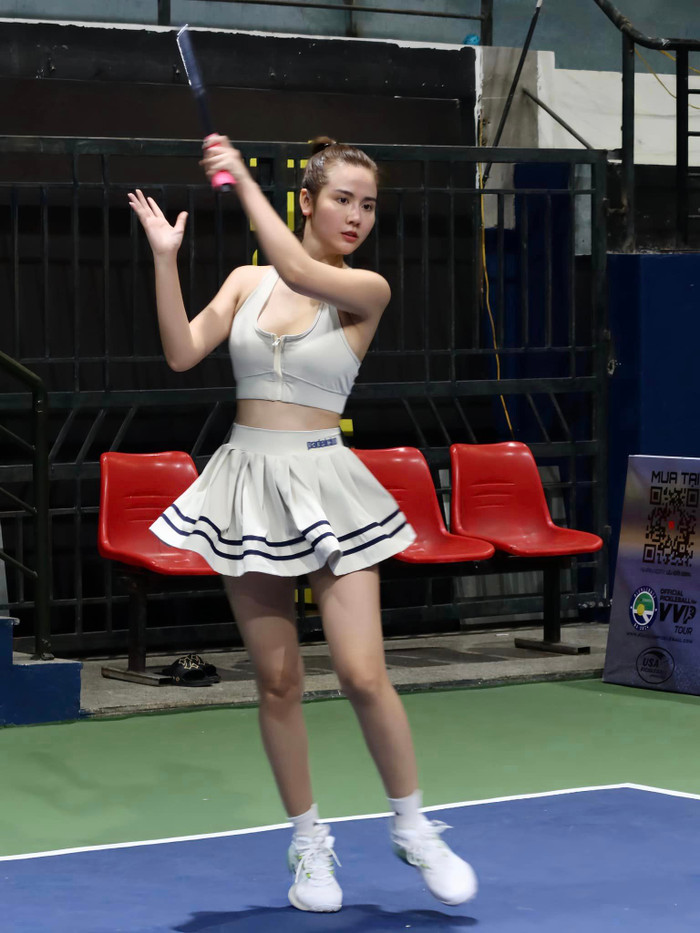 Sắc vóc ngày một thăng hạng của Huyền Lizzie ở tuổi 34.