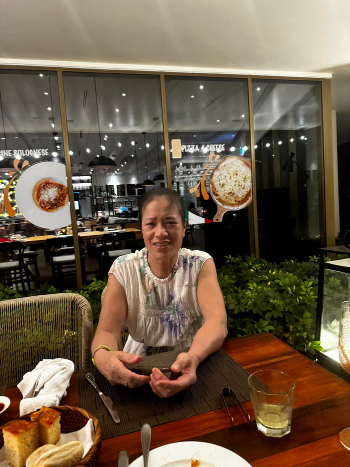 Vợ Bùi Tiến Dũng đăng ảnh mẹ chồng lên cá nhân cùng những lời nói ngọt ngào.