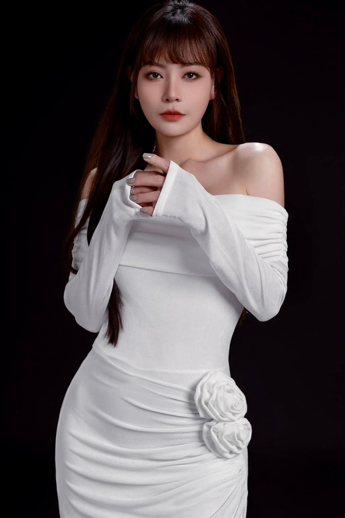 Thanh Hương làm mẹ kế ở Hoa Sữa Về Trong Gió