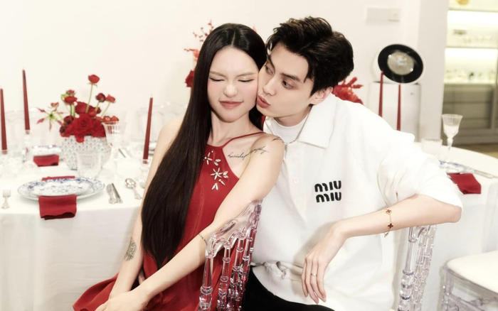 Tuấn Dương và Lucie luôn ngọt ngào, mặn nồng như thuở mới yêu. Ảnh: FBNV